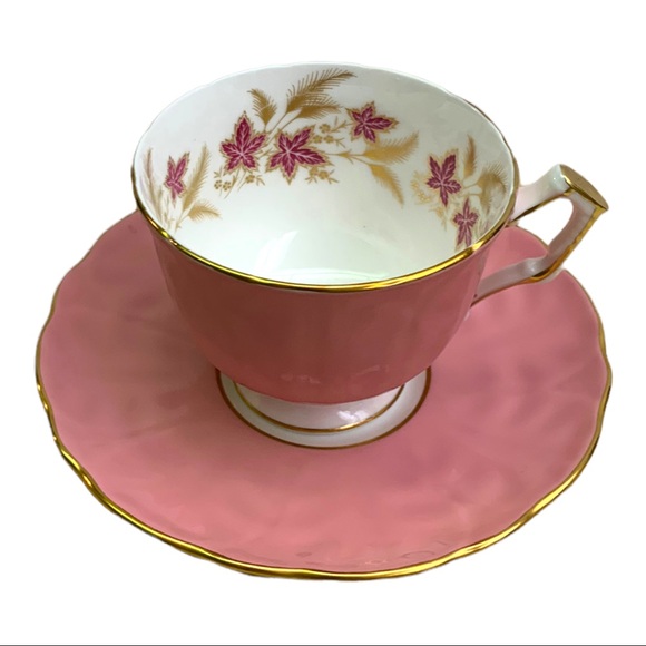 VTG AYNSLEY RARE England 1940’s Pink & Gold Leaf Filigree Crocus Teacup & Saucer - Picture 5 of 11